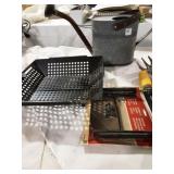 Watering can, power plant, drain filter