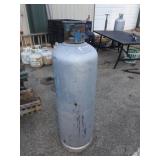 100lb propane tank