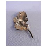 Vintage Wells 14k Gold Filled Leaf Brooch Pin