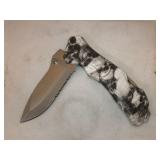 New Skull Camo Mustang Trapper Pocket Knife