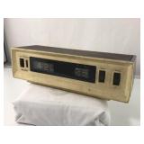 1970ï¿½s Mayfair ND401 Flip Clock with Radio & Alarm