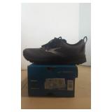 Brooks 'Revel 4' women's shoes-Size 8