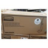 Rubbermaid 12" Standard Manual Height Vaccum