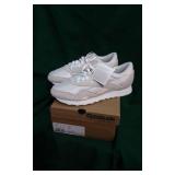Ladies Reebok Classic Gym Shoes size 9