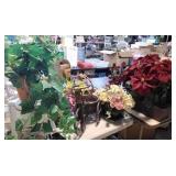 Home Decor/Artificial Plants/Baskets