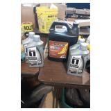 Traveller 2 Gallon Hydraulic Fluid
