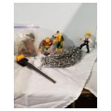 Figurines, horses, chain