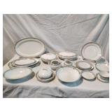 Hutschenreuther Selb Dish & Serving Set