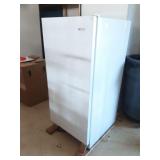 White Westinghouse Stand Up Freezer