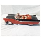 Ertl 1956 Ford Fairlane Sunliner 1:18 Scale