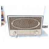 Vtg 1959 Zenith Tube Bakelite Radio AM/FM