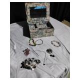 Jewelry and jewelry box