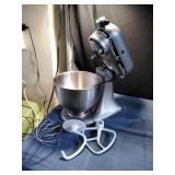 Kitchen Aid Classic Plus Stand Mixer