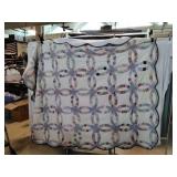 Double Wedding Ring Quilt Scalloped Edge (Q)