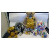 Box lot collectible bears