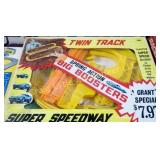 Twin track super speedway