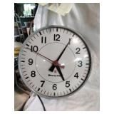 Honeywell Round Wall Clock Model # ST402A