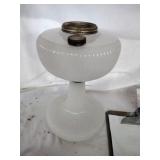 Aladdin Model B Vertique Oil Lamp