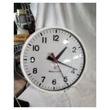 Honeywell Round Wall Clock Model # ST402A