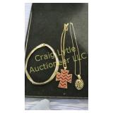Necklace lot