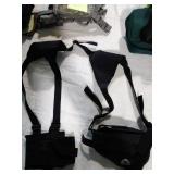 Shoulder harness gun holster