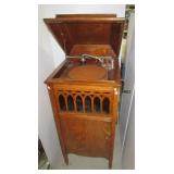 Pathe model X, S/N 33413, phonograph machine. Pathe model X, S/N 33413, phonograph machine.
