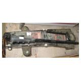 Craftsman 2 1/4" Ton Hydraulic floor jack. Craftsman 2 1/4" Ton Hydraulic floor jack.