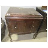 Antique Victor Victrola Smith Reis piano company. Antique Victor Victrola Smith Reis piano company.