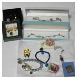 Group of jewelry including brooches, (2) Sterling