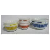 Set of 8 vintage Pyrex bowls of various sizes. Set of 8 vintage Pyrex bowls of various sizes.
