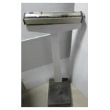 Sears 350 pound doctor scale model 6450. Sears 350 pound doctor scale model 6450.