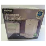 Holmes bedroom humidifier in original box. Holmes bedroom humidifier in original box.