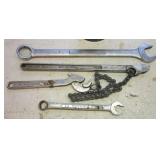 Large variety of wrenches & ratchet. Brands