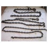 (4) Various short chain pieces some with hooks. (4) Various short chain pieces some with hooks.