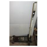 Hydraulic jack. Works. Hydraulic jack. Works.