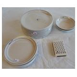 (18) Pieces of Delta Airlines Mayer dishes and a