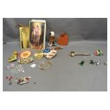 Collection of jewelry including (7) Pins and