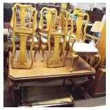 Thomasville oak dining room table (10) Chairs