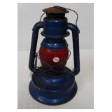 Vintage Dietz Little Wizard railroad lantern with