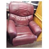 Leather Lazy Boy recliner. Matches lot 916.