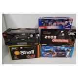 (4) 1:24 Scale die cast collector cars including