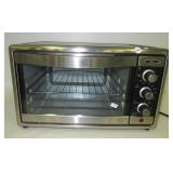 Oster convection bake oven. Note: Good condition.