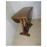 Wood gate-leg drop leaf end table. Measures: 22"