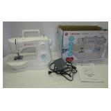 Singer Simple Model 3337 sewing machine. Note: