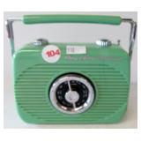 Vintage Innovage Classic battery radio. Model