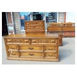 (4) Piece American of Martinsville bedroom outfit