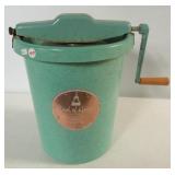 Maid of Honor 6 quart hand freezer.