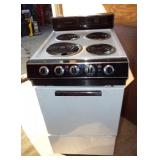 Glenwood apartment size stove. Unknown working