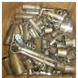 Group of sockets and ratchets including