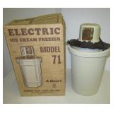 Vintage Richmond Cedar Works Mfg. Corp 4 quart